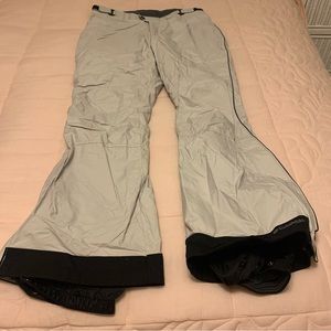Columbia ski pant size Ladies L light grey insulated with pockets adjustable